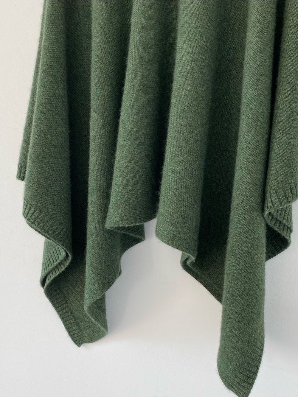 Linnea Lund 100% Cashmere Angela Poncho - Picture 8 of 13